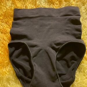 SKIMS Charcoal mid waist Tommy control butt shaper Bottoms